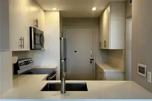 1020 Meridian Ave, Miami Beach, FL 33139 - Photo 3