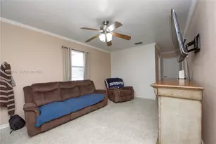 1560 NE 11th St, Homestead, FL 33033 - Photo 3