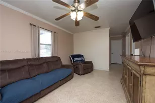 1560 NE 11th St, Homestead, FL 33033 - Photo 9