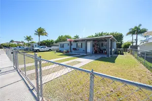 1560 NE 11th St, Homestead, FL 33033 - Photo 1