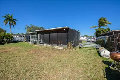 1560 NE 11th St, Homestead, FL 33033 - Photo 21