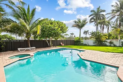 715 Tyler St, Hollywood, FL 33019 - Photo 3