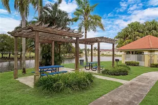 437 Vista Isles Dr, Sunrise, FL 33325 - Photo 29