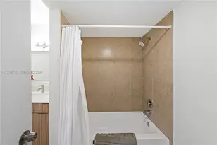 437 Vista Isles Dr, Sunrise, FL 33325 - Photo 21