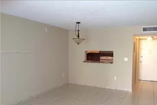 9688 Fontainebleau Blvd, Miami, FL 33172 - Photo 5