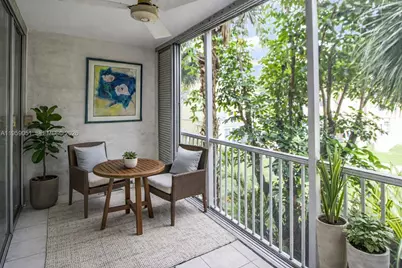 942 NE 199th St #2F, Miami, FL 33179 - Photo 15