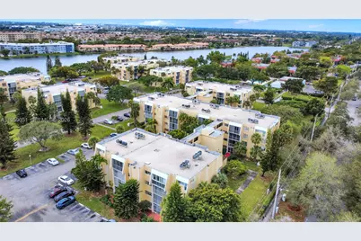 942 NE 199th St #2F, Miami, FL 33179 - Photo 19