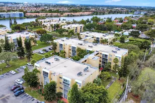 942 NE 199th St, Miami, FL 33179 - Photo 19