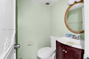 942 NE 199th St, Miami, FL 33179 - Photo 7