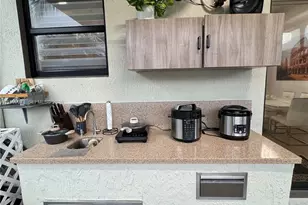 8905 NW 98th Ave, Doral, FL 33178 - Photo 29