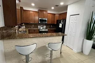 8905 NW 98th Ave, Doral, FL 33178 - Photo 9