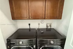 8905 NW 98th Ave, Doral, FL 33178 - Photo 19