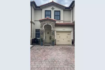 8905 NW 98th Ave #8905, Doral, FL 33178 - Photo 1