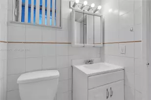 210 Fontainebleau Blvd, Miami, FL 33172 - Photo 17