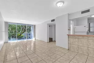 210 Fontainebleau Blvd, Miami, FL 33172 - Photo 3