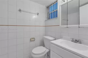 210 Fontainebleau Blvd, Miami, FL 33172 - Photo 15