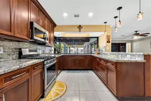 19225 SW 186th St, Miami, FL 33187 - Photo 3