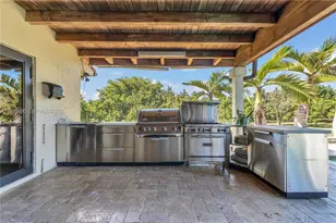 19225 SW 186th St, Miami, FL 33187 - Photo 29