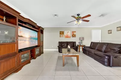 19225 SW 186th St, Miami, FL 33187 - Photo 7