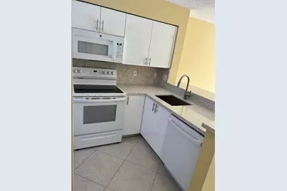 2226 N Cypress Bend Dr #210, Pompano Beach, FL 33069 - Photo 9