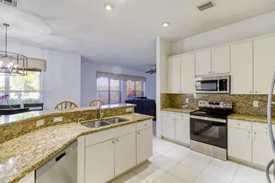 15959 SW 6th St, Pembroke Pines, FL 33027 - Photo 29