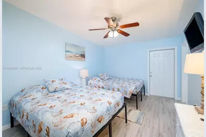 410 10th St, Key Colony, FL 33051 - Photo 17