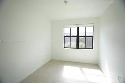 10464 NW 61st Ln, Doral, FL 33178 - Photo 9