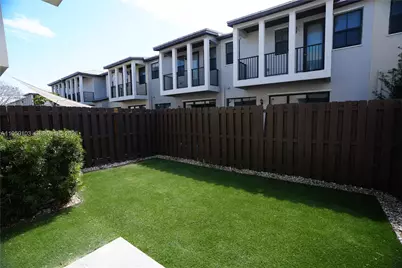 10464 NW 61st Ln, Doral, FL 33178 - Photo 7