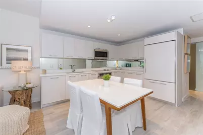 55 SW 9th St #1010, Miami, FL 33130 - Photo 5