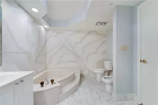 20281 E Country Club Dr, Aventura, FL 33180 - Photo 17