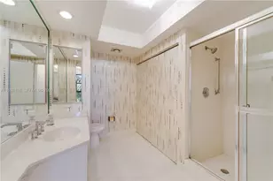 20281 E Country Club Dr, Aventura, FL 33180 - Photo 21