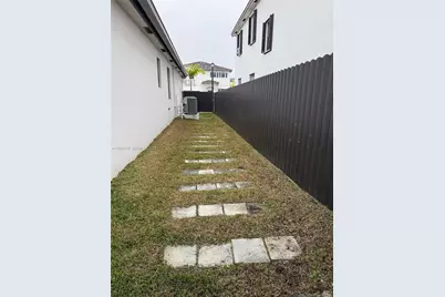 23320 SW 132nd Pl, Homestead, FL 33170 - Photo 7