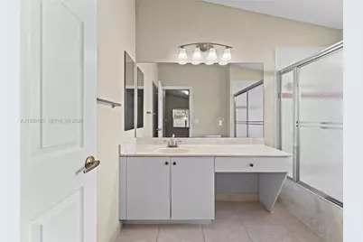 1861 NW 142nd Ter, Pembroke Pines, FL 33028 - Photo 27