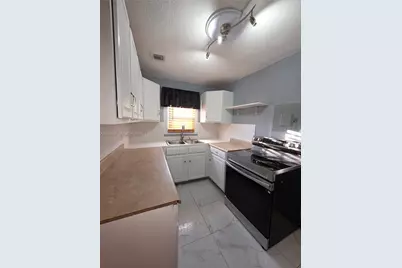 2401 NW 56th St, Miami, FL 33142 - Photo 9