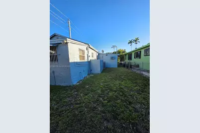 2401 NW 56th St, Miami, FL 33142 - Photo 13