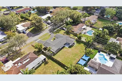 861 N Bel Air Dr, Plantation, FL 33317 - Photo 31