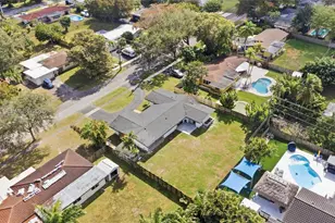 861 N Bel Air Dr, Plantation, FL 33317 - Photo 31