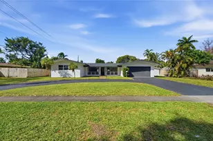 861 N Bel Air Dr, Plantation, FL 33317 - Photo 1