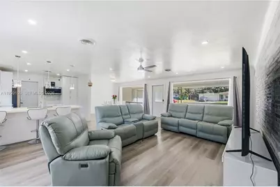 861 N Bel Air Dr, Plantation, FL 33317 - Photo 3