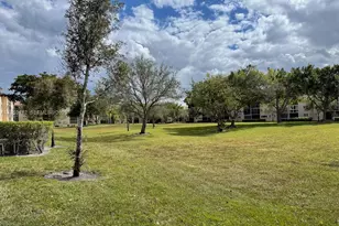 12550 SW 15th St, Pembroke Pines, FL 33027 - Photo 7