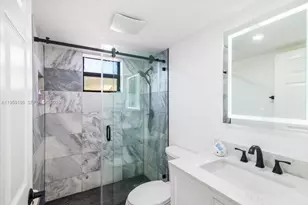 8075 NW 7th St, Miami, FL 33126 - Photo 27