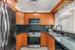8075 NW 7th St, Miami, FL 33126 - Photo 17