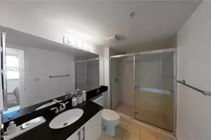 31 SE 5th St, Miami, FL 33131 - Photo 21