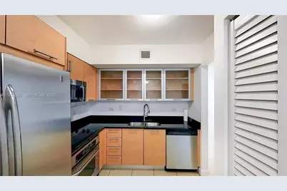 31 SE 5th St #2408, Miami, FL 33131 - Photo 9