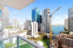 31 SE 5th St, Miami, FL 33131 - Photo 3