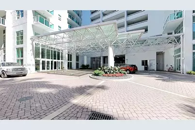 31 SE 5th St #2408, Miami, FL 33131 - Photo 5