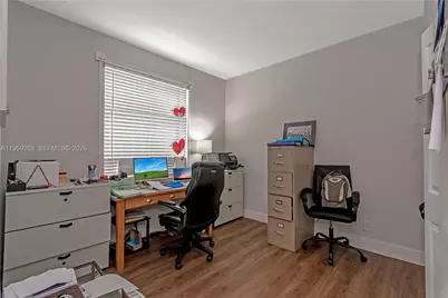 1095 Chenille Cir, Weston, FL 33327 - Photo 13