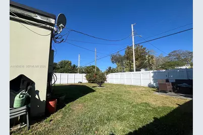 1701 NE 180th St, North Miami Beach, FL 33162 - Photo 25