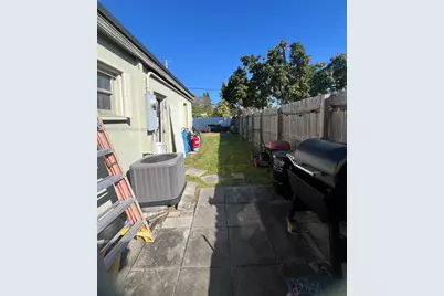 1701 NE 180th St, North Miami Beach, FL 33162 - Photo 23