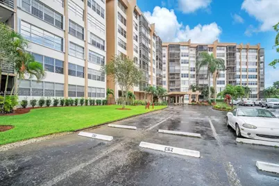 1200 Saint Charles Pl #419, Pembroke Pines, FL 33026 - Photo 13